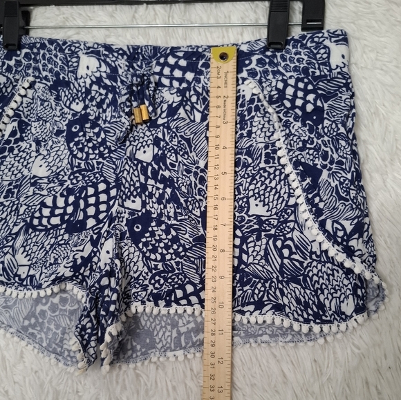 Lilly Pulitzer Target women’s navy white pull on shorts Pom Poms size Medium - Picture 7 of 12